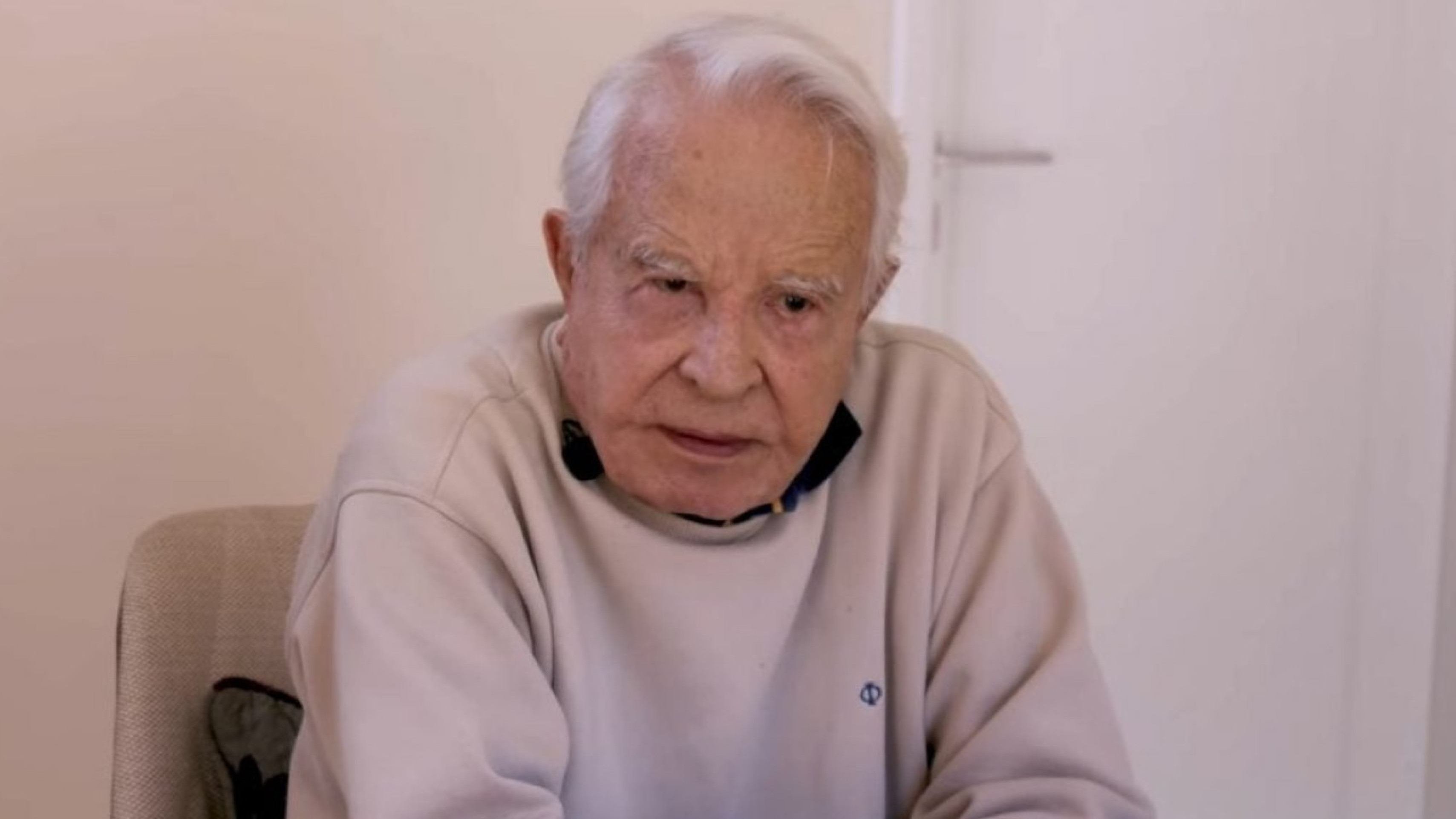 Justiça bloqueia mansão de Cid Moreira após briga por herança