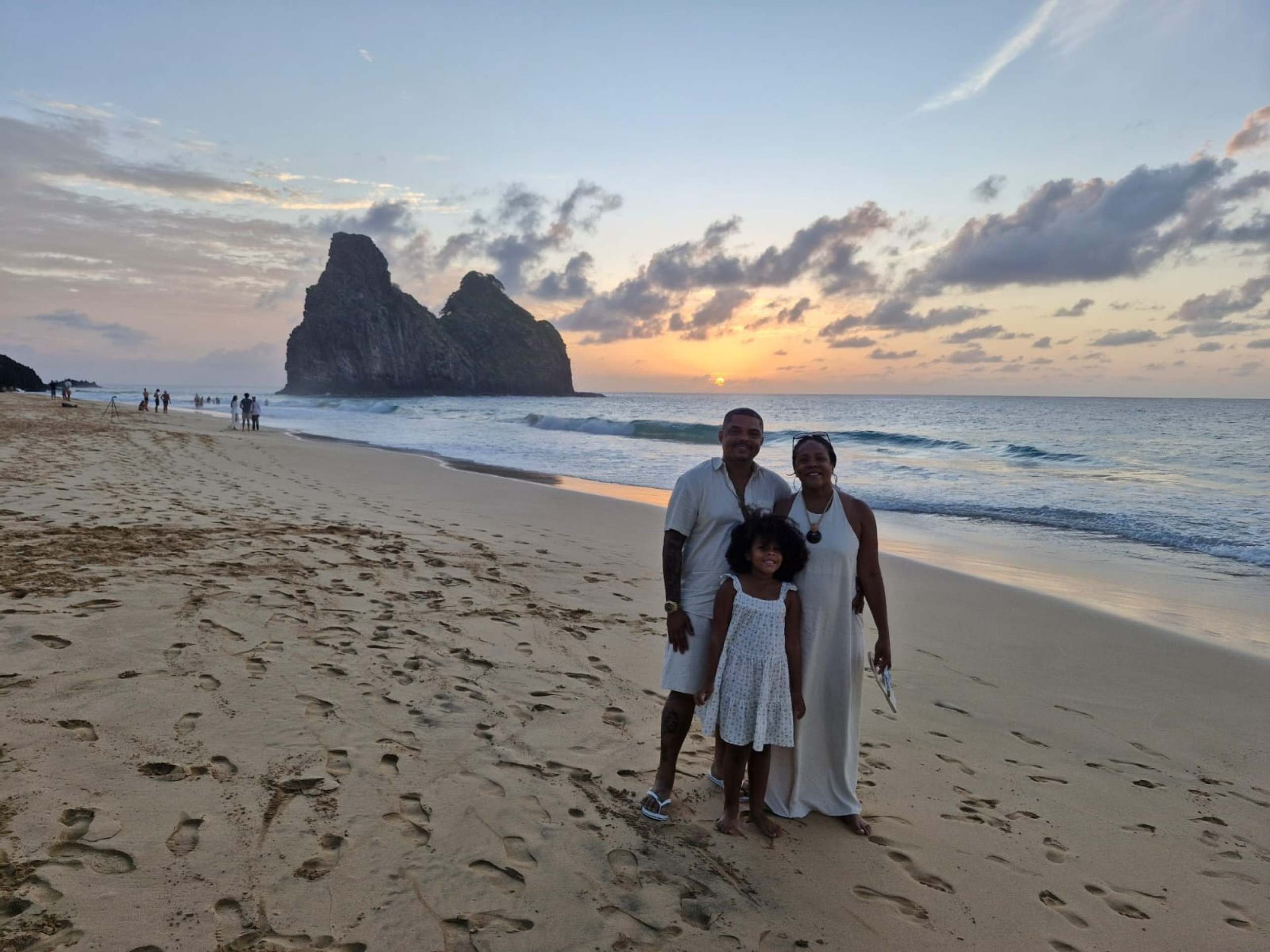 A empresária Ana Carolina da Silva nasceu em Fernando de Noronha em 1986 e desejava que a primeira filha também tivesse nascido na ilha -  (crédito: Arquivo pessoal)