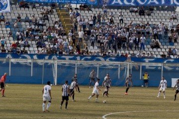 O Ceilândia deixou a vitória escapar duas vezes: a primeira quando abriu o placar e a segunda depois da expulsão do artilheiro João Guilherme -  (crédito: Divulgação/@ceilandiaec)