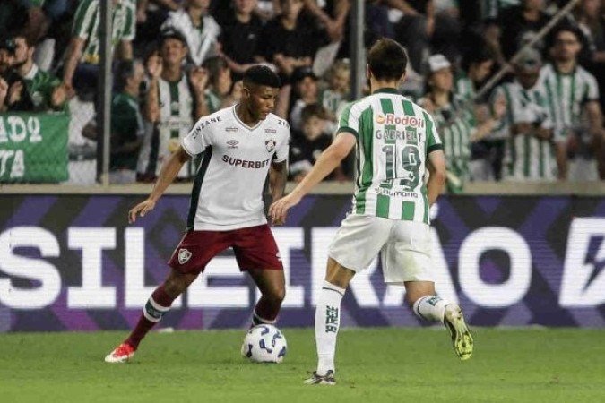 RIQUELME FELIPE - Entrou no lugar de Serna e pouco agregou - Nota 6,0 -Lucas Merçon/Fluminense FC