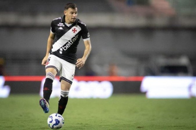 HUGO MOURA: Partida péssima do volante do Vasco, errou tudo que tentou, incluindo uma grande chance na área do Mirassol. Saiu no intervalo. NOTA: 4,0. Foto: Matheus Lima/Vasco