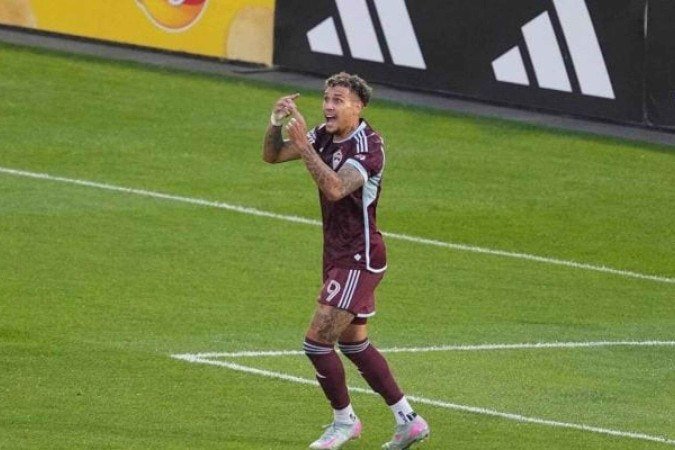 Rafael Navarro celebra umdeseus golspara o Colorado Rapids - (crédito: Foto: Reprodução/Colorado Rapids) Rafael Navarro celebra umdeseus golspara o Colorado Rapids - (crédito: Foto: Reprodução/Colorado Rapids)