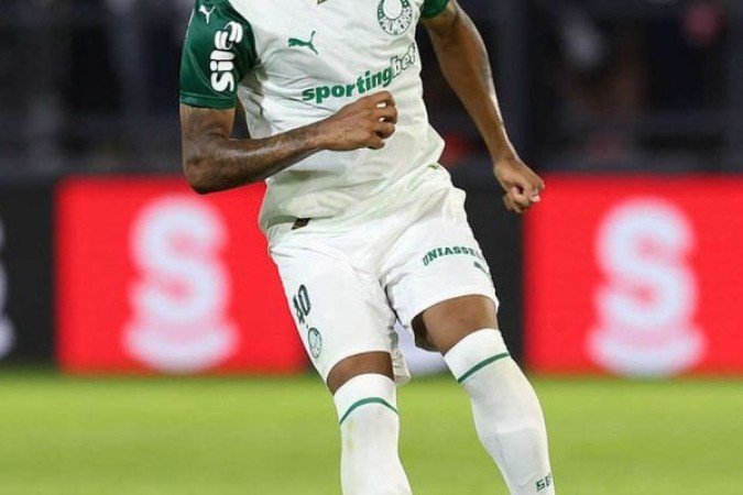 ALLAN - Muito mal na partida. Além de não conseguir aparecer ofensivamente, errou um passe que originou o primeiro gol do Vitória. O Palmeiras melhorou após a sua saída - NOTA: 4,0 - Foto: Cesar Greco/Palmeiras