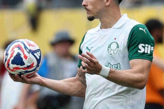 PIQUEREZ - Entrou no segundo tempo e em uma fogueira. No seu primeiro lance, tomou um drible desconcertante de Erick e viu o atacante do Vitória marcar um golaço. Contudo, se redimiu ao marcar o primeiro gol do Verdão de pênalti  - NOTA: 6,0 - Foto: Cesar Greco/Palmeiras