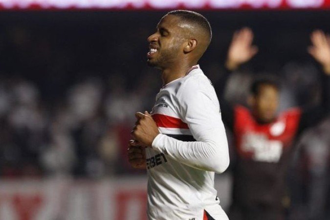 ANDRÉ SILVA - O jogador apareceu pouco na partida. Apesar de ter um bom aproveitamento em passes e também um bom desempenho em duelos defensivos, o atacante só teve uma oportunidade de gol e não conseguiu ser uma presença de destaque no ataque. Nota: 5 - Foto: Rubens Chiri/São Paulo FC