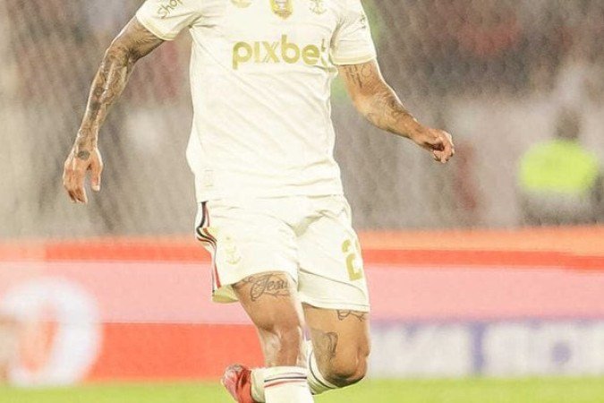 ALLAN – Substituiu Jorginho aos 30 minutos do segundo tempo e teve pouco tempo para mostrar muita coisa. Ficou mais preso na marcação. NOTA 5,5 - Foto: Gilvan de Souza/Flamengo