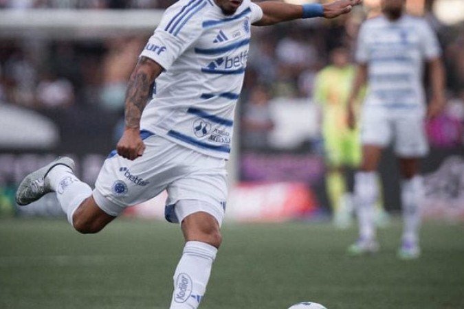 WILLIAM - Substituiu o lesionado Fagner e deu conta do recado. Boa atuação ofensiva. Na etapa final, começou a sofrer com as subidas de Cuiabano. NOTA 7,0. Foto: Rodrigo Ferreira/Cruzeiro