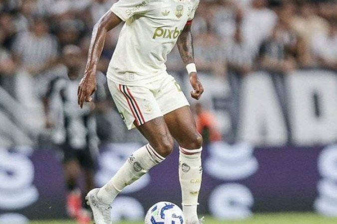 BRUNO HENRIQUE – Jogou centralizado, mas teve dificuldade em sair da marcação cearense. A chance que teve, isolou. O capitão foi o menos eficaz do Flamengo. NOTA 5,0. Foto: Gilvan de Souza/Flamengo