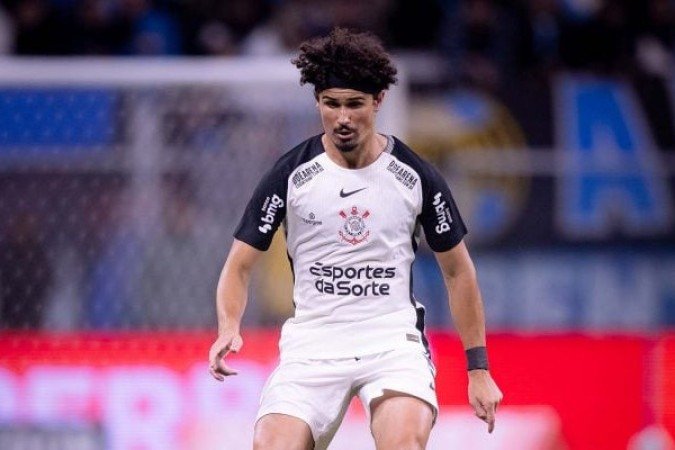 ANDRÃ? RAMALHO - Apareceu bem na ajuda da saÃ­da de bola e em alguns lanÃ§amentos. Mas atuando como um defensor, nÃ£o foi tÃ£o bem. Vacilou no gol de Breno Lopes e quase marcou contra ainda no primeiro tempo. Para um defensor, a atuaÃ§Ã£o foi preocupante - NOTA: 4,5 - Foto: Rodrigo Coca/AgÃªncia Corinthians