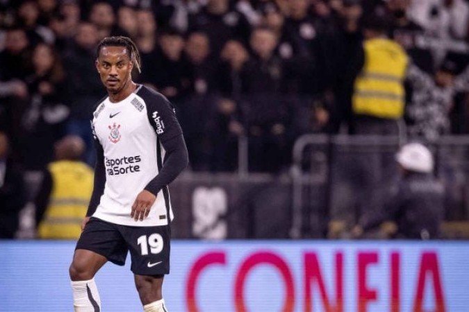 CARRILLO - O ''herÃ³i'' da tarde. AlÃ©m de dar nova dinÃ¢mica para a equipe, anotou o gol de empate ao estar bem posicionado para pegar o rebote de uma cabeÃ§ada de Yuri Alberto - NOTA: 7,0 - Foto: Rodrigo Coca/AgÃªncia Corinthians