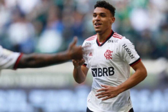 VICTOR HUGO – De volta ao time após empréstimo. Entrou no fim na vaga de Plata, apenas para fechar o meio de campo. SEM NOTA. Gilvan de Souza/Flamengo