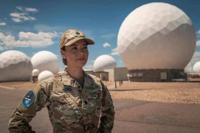 Da sua base no Colorado (EUA), a Força Espacial americana pode rastrear mísseis lançados em qualquer parte do mundo -  (crédito: BBC/Matthew Goddard)