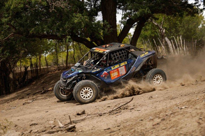 UTV pilotado por Zé Hélio e navegado por Ramon Sacilotti foi valente nas seis etapas do Rally dos Sertões 2025 - (crédito: Vinicius Branca/Fotop/Sertões) UTV pilotado por Zé Hélio e navegado por Ramon Sacilotti foi valente nas seis etapas do Rally dos Sertões 2025 - (crédito: Vinicius Branca/Fotop/Sertões)