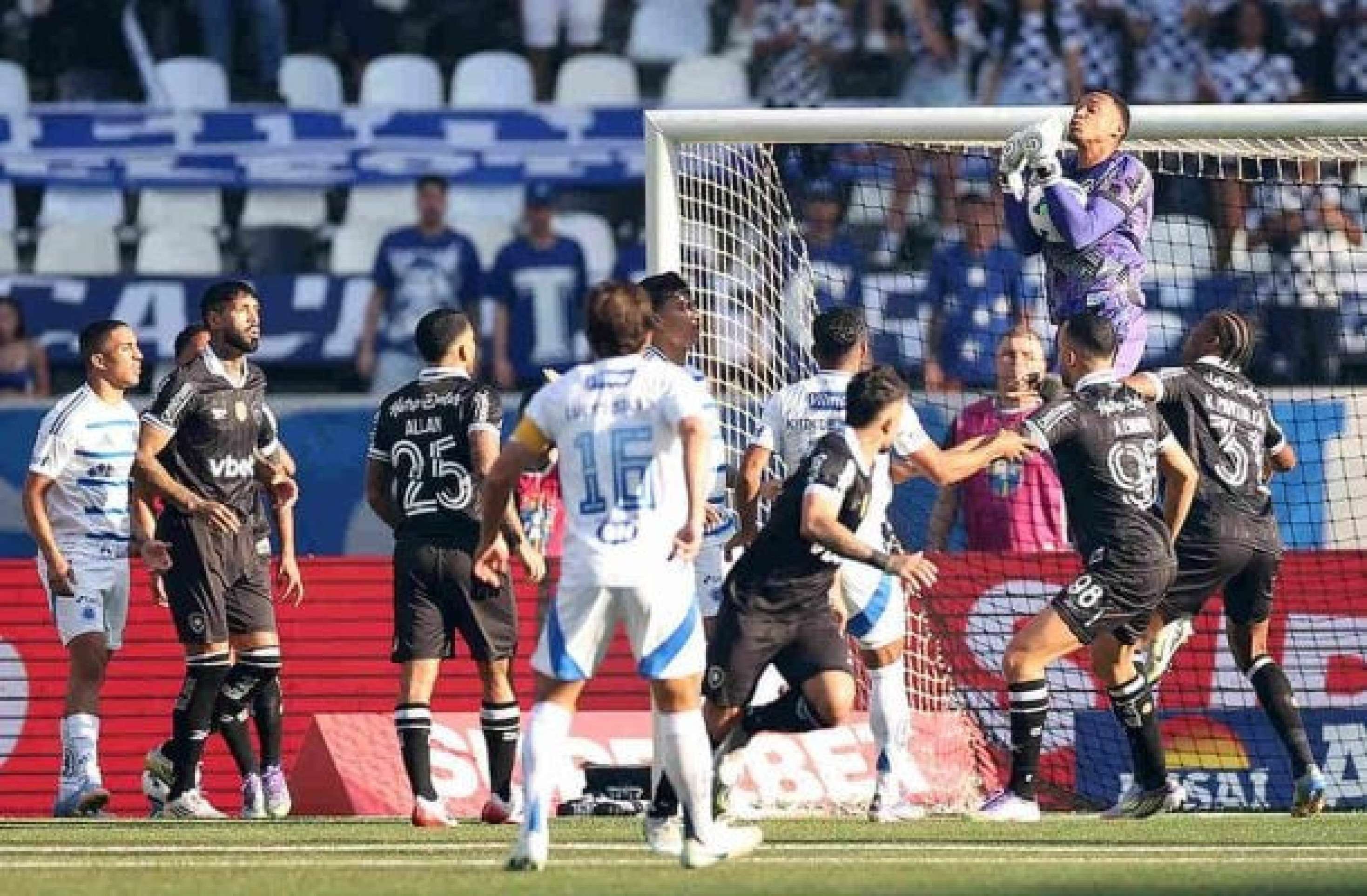 A Copa do Brasil se insinua para o Botafogo. Já o Brasileirão…