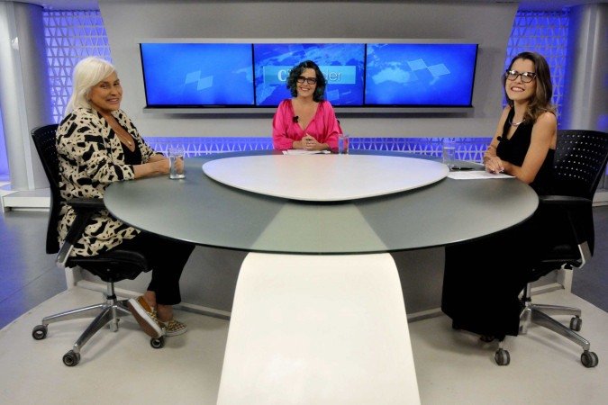 "Foram momentos muito fortes na minha vida", afirma Fafá de Belém sobre cantar para três diferentes papas