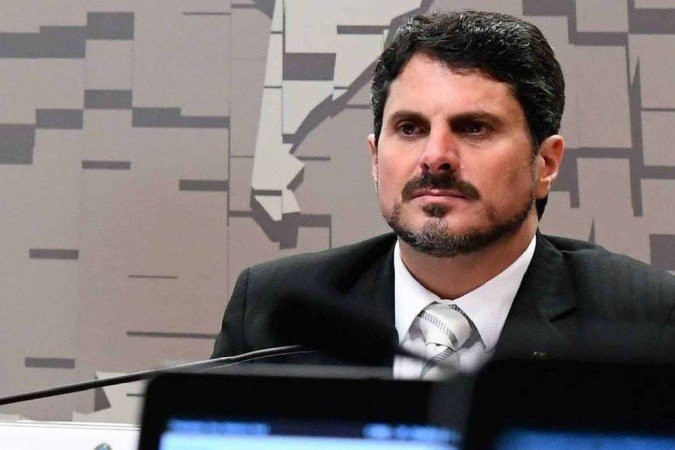 Com fotos postadas no seu perfil no X, Marcos Do Val classificou sanções do governo dos EUA contra Alexandre de Moraes e seus aliados como uma 