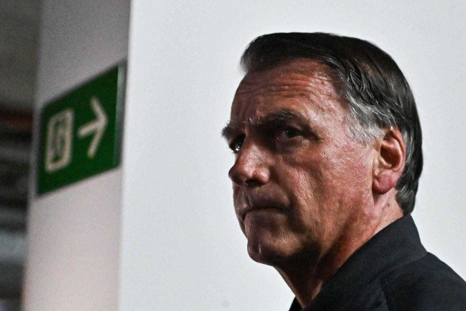 Alexandre de Moraes determina prisão domiciliar de Bolsonaro - (crédito: BBC Geral) Alexandre de Moraes determina prisão domiciliar de Bolsonaro - (crédito: BBC Geral)