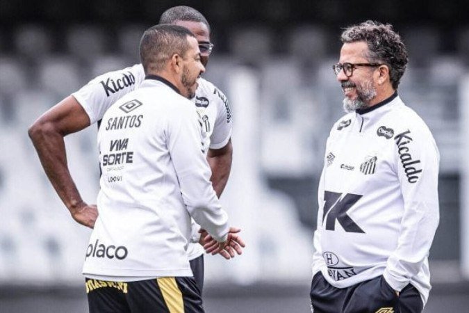 Cleber Xavier faz 'jogo da vida' no Santos -  (crédito: Foto: Raul Baretta/ Santos)