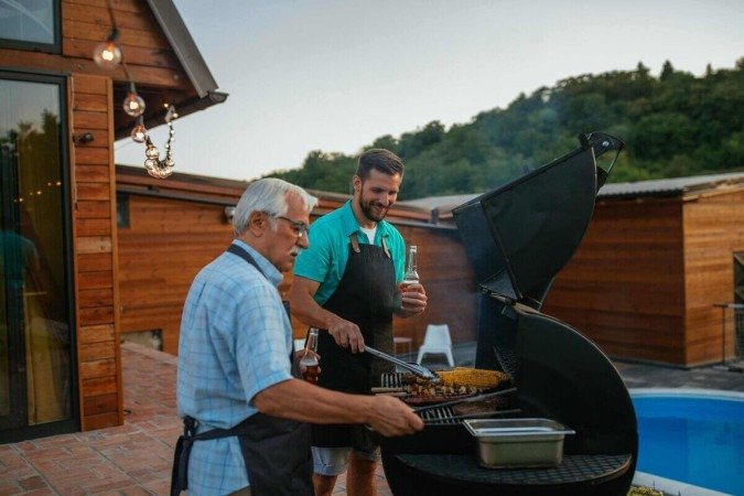 Churrasco é a opção de almoço ideal para comemorar o Dia dos Pais (Imagem: bbernard | Shutterstock) - (crédito: EdiCase) Churrasco é a opção de almoço ideal para comemorar o Dia dos Pais (Imagem: bbernard | Shutterstock) - (crédito: EdiCase)