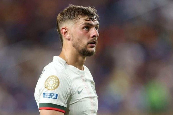 Dewsbury-Hall em ação com a camisa do Chelsea no Mundial de Clubes - (crédito: Foto: Francois Nel/Getty Images) Dewsbury-Hall em ação com a camisa do Chelsea no Mundial de Clubes - (crédito: Foto: Francois Nel/Getty Images)