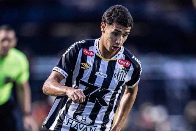 GABRIEL BONTEMPO - O meia enfim teve uma oportunidade como titular, mas teve um jogo mais discreto. Até apareceu bem pelo meio de campo, mas não foi o jogador criativo no ataque que o torcedor se acostumou a ver nos últimos jogos. Nota: 5 - Foto: Raul Baretta/Santos FC