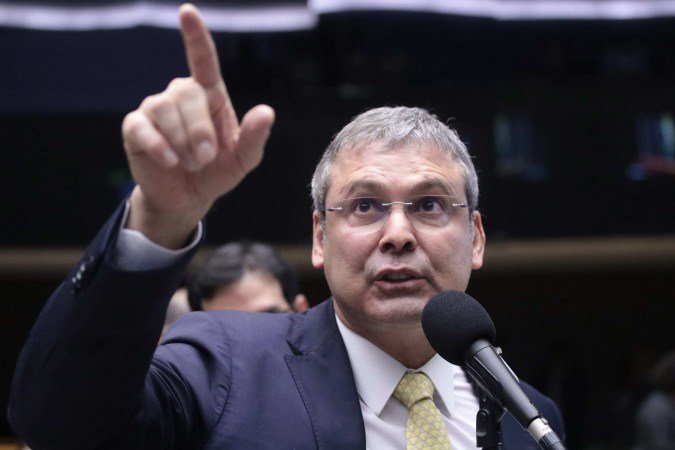 Lindbergh: manifestações representam uma virada na pauta da Câmara, presa à anistia e à blindagem - (crédito: Bruno Spada/Câmara) Lindbergh: manifestações representam uma virada na pauta da Câmara, presa à anistia e à blindagem - (crédito: Bruno Spada/Câmara)