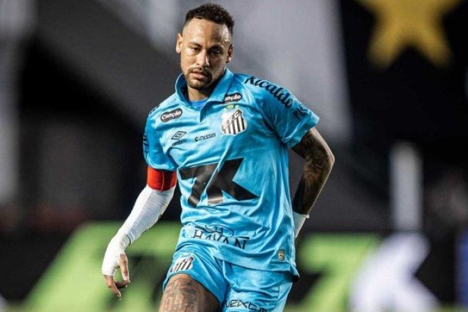 NEYMAR - O craque apareceu muito bem ao logo de todo o jogo. Além de ter marcado os dois gols, sem desperdiçar as oportunidades que apareceram, teve muita liberdade para jogar pelo meio, sendo o jogador que mais participou da partida e que potencializou o jogo do Santos. Nota: 7,5 - Foto: Raul Baretta/Santos FC