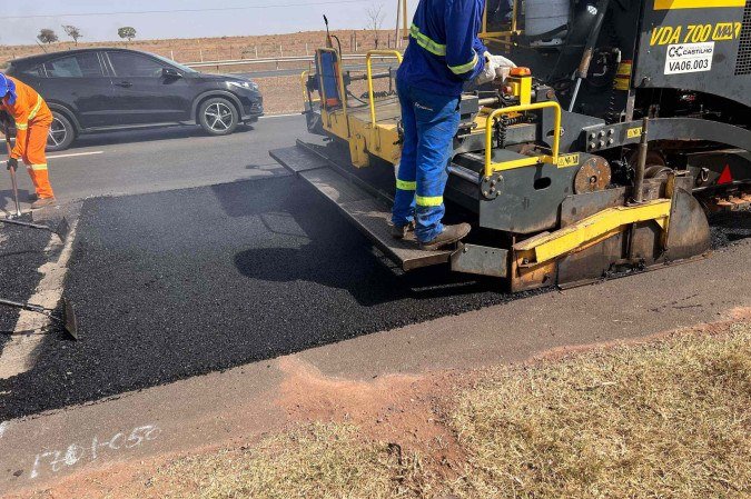 Pavimento na SP-310 em Rio Claro-SP, com plástico reciclado - (crédito: Emerson Maciel/Stratura) Pavimento na SP-310 em Rio Claro-SP, com plástico reciclado - (crédito: Emerson Maciel/Stratura)