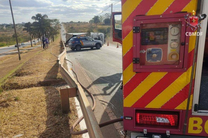 O passageiro, de 17 anos, foi levado ao Hospital Regional de Santa Maria (HRSM).