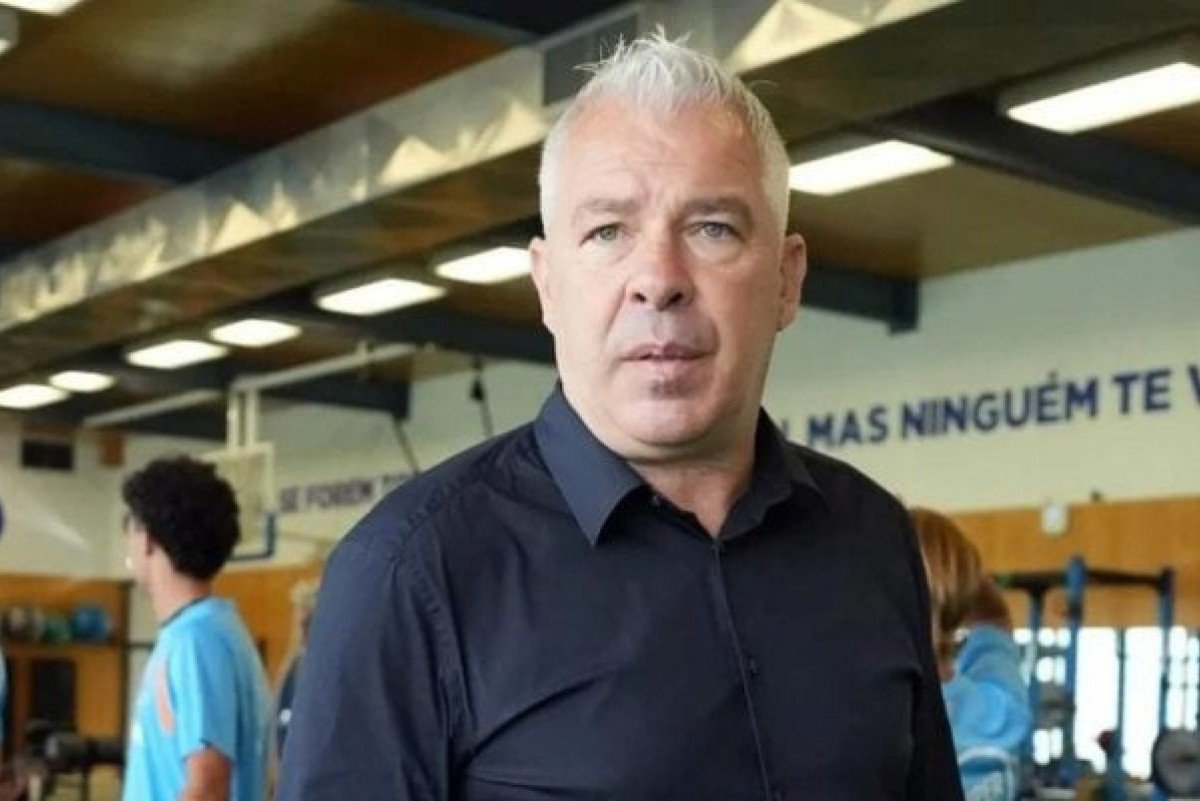 Ex-jogador de Portugal e do Porto morre assistindo a treino