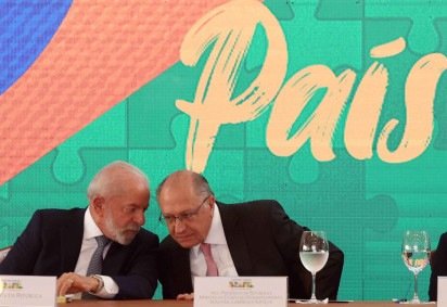 O plano de contigência para salvar empresas exportadoras vai ser anunicado hoje, por Lula e o seu vice, Geraldo Alckmin, que conduz as negociações -  (crédito: Antonio Cruz/Agência Brasil)