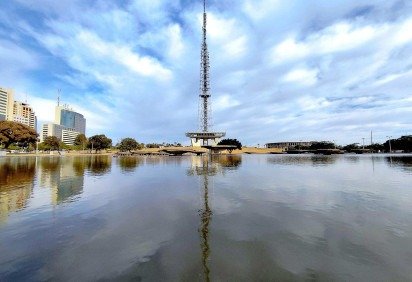 Bom dia, Bras&iacute;lia! Domingo ser&aacute; de calor e pouca chance de chuvas -  (crédito: Ed Alves/CB/DA Press) -Bom dia, Bras&iacute;lia! Domingo ser&aacute; de calor e pouca chance de chuvas -  (crédito: Ed Alves/CB/DA Press)