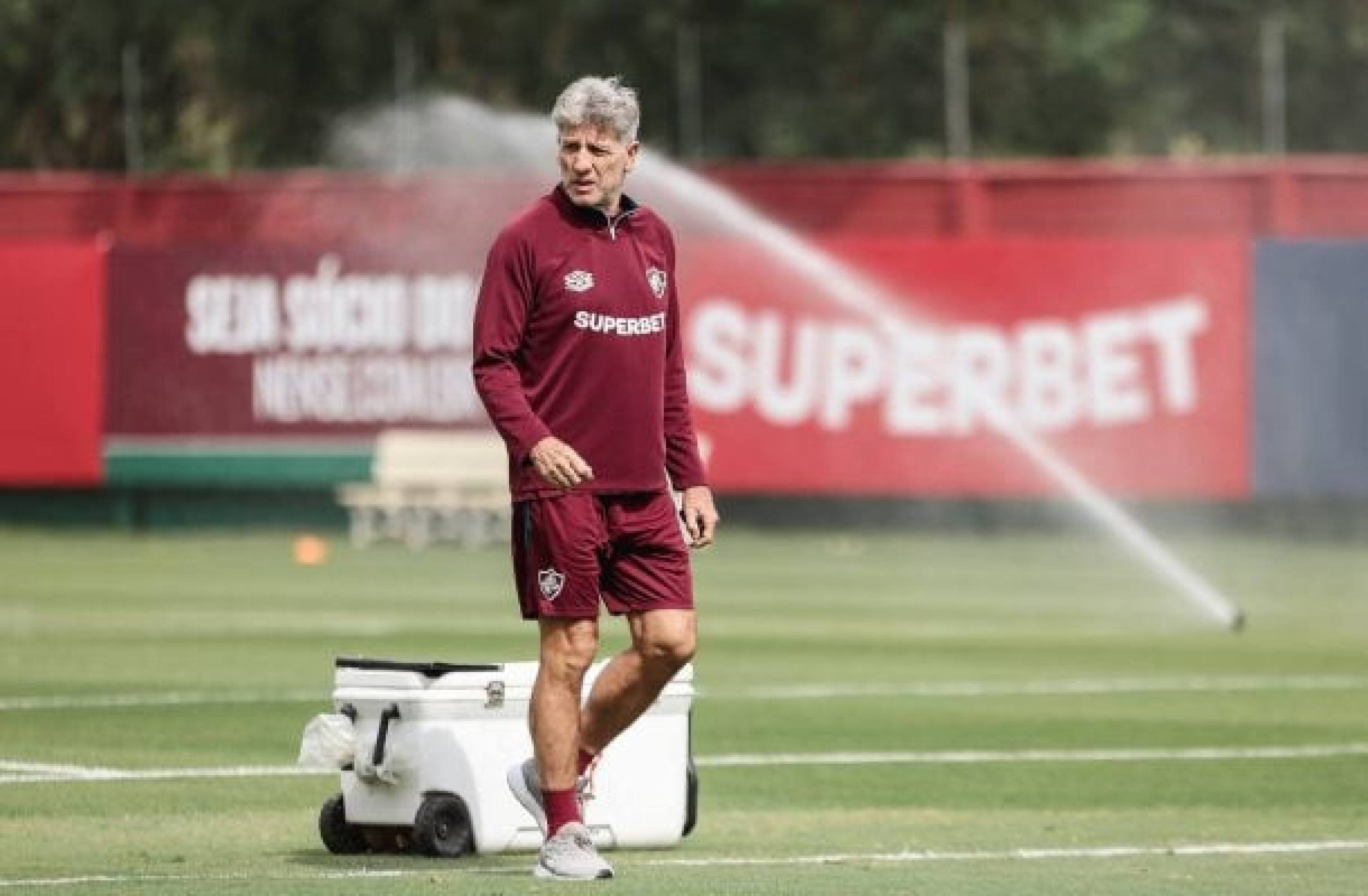 Fluminense deve ir de Manoel e Freytes na zaga contra o Inter