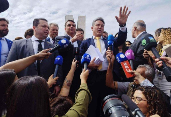 Ed Alves/CB/D.A Press