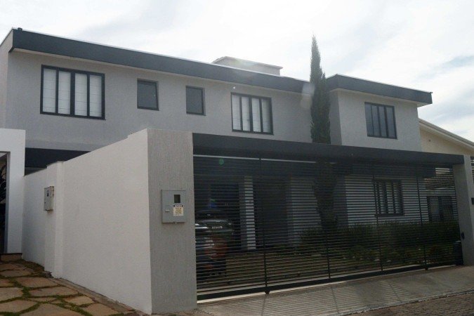  05/08/2025 Ed Alves CB/DA Press.Politica. Fachada casa Ex Presidente Jair Bolsonaro.