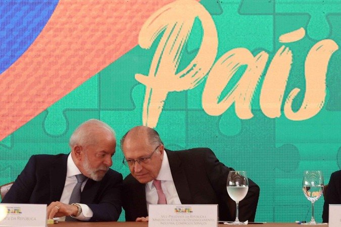 O plano de contigência para salvar empresas exportadoras vai ser anunicado hoje, por Lula e o seu vice, Geraldo Alckmin, que conduz as negociações - (crédito: Antonio Cruz/Agência Brasil) O plano de contigência para salvar empresas exportadoras vai ser anunicado hoje, por Lula e o seu vice, Geraldo Alckmin, que conduz as negociações - (crédito: Antonio Cruz/Agência Brasil)