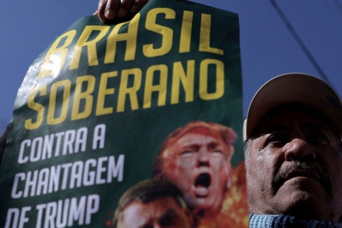 No domingo, milhares foram às ruas em apoio a Bolsonaro e Trump em cidades brasileiras -  (crédito: EPA)