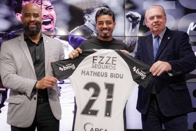 Matheus Bidu renovou até o fim de 2027 - (crédito: Foto: Rodrigo Coca / Ag. Corinthians) Matheus Bidu renovou até o fim de 2027 - (crédito: Foto: Rodrigo Coca / Ag. Corinthians)