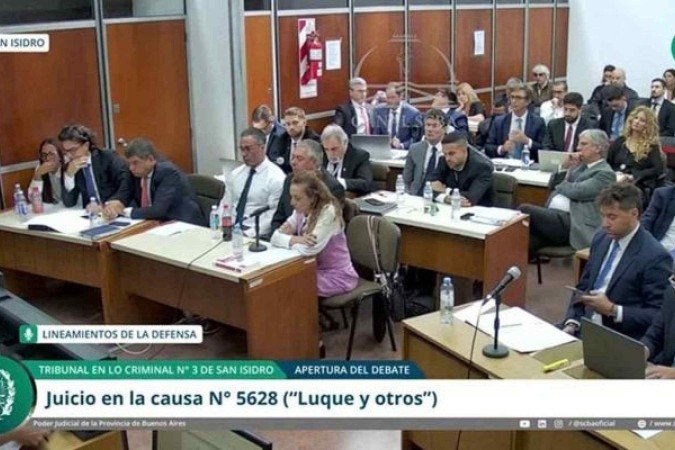 Réus por morte de Maradona alinham defesa em julgamento na Argentina - (crédito: Foto: Michael Kunkel/Bongarts/Getty Images) Réus por morte de Maradona alinham defesa em julgamento na Argentina - (crédito: Foto: Michael Kunkel/Bongarts/Getty Images)