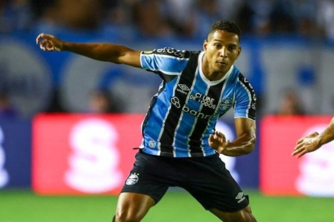 João Lucas volta a ser ausência no Grêmio por lesão muscular - (crédito: Foto: Lucas Uebel / Grêmio FBPA) João Lucas volta a ser ausência no Grêmio por lesão muscular - (crédito: Foto: Lucas Uebel / Grêmio FBPA)