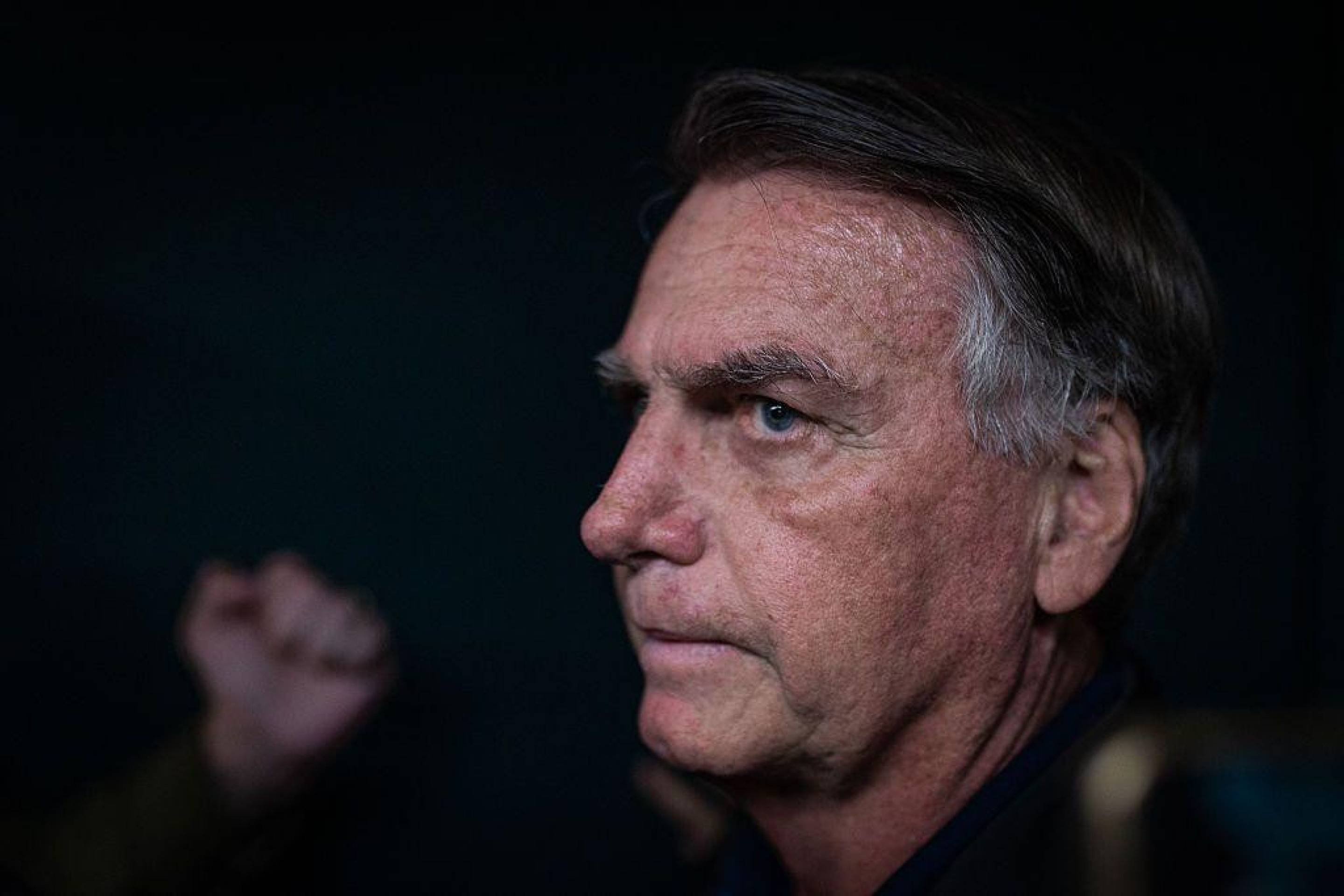 Bolsonaro deve continuar usando tornozeleira eletrônica -  (crédito: Bloomberg via Getty Images)