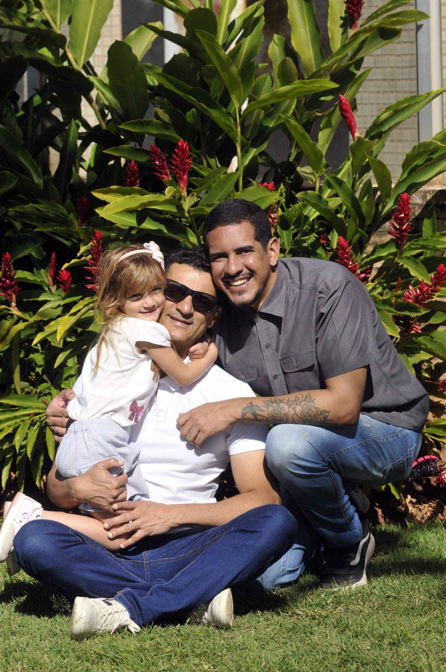  06/08/2025 Crédito: Marcelo Ferreira/CB/D.A Press. Brasil. Brasília - DF - Dia dos Pais - Marcelo Guimarães Souza com os filhos Daniel Nunes Guimarães e Maria Valentina Santos Guimarães.