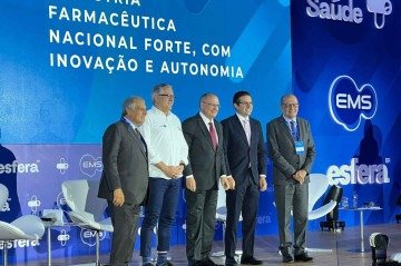 Autoridades no Fórum Saúde 2025, promovido pela Esfera Brasil e pela farmacêutica EMS, em Brasília -  (crédito: Vanilson Oliveira/CB/D.A Press)