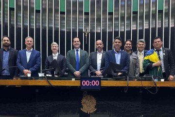 Parlamentares contrários à prisão de Bolsonaro ocupam as mesas diretoras da Câmara e do Senado desde ontem (5/8) -  (crédito: Redes sociais Marcel Van Hattem/Reprodução)