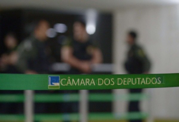  Ed Alves/CB/D.A Press