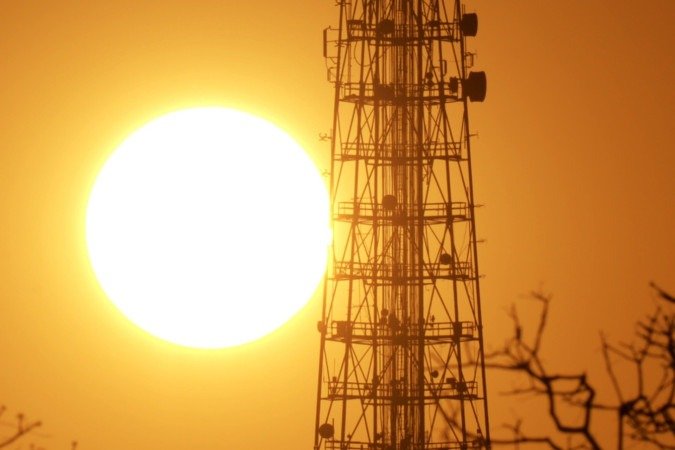 06/08/2025 Ed Alves CB/DA Press. Cidades. Por do Sol - Torre de TV. Calor - Seca - Isto é Brasilia. - (crédito: Ed Alves CB/DA Press) 06/08/2025 Ed Alves CB/DA Press. Cidades. Por do Sol - Torre de TV. Calor - Seca - Isto é Brasilia. - (crédito: Ed Alves CB/DA Press)