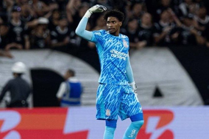 HUGO SOUZA - Quando o Palmeiras chegou, ele estava lÃ¡. Fez uma defesa importante em chute de Felipe Anderson no segundo tempo, garantindo a tranquilidade da equipe. Seguro e atento. NOTA: 7,0. Foto: Rodrigo Coca/Ag. Corinthians