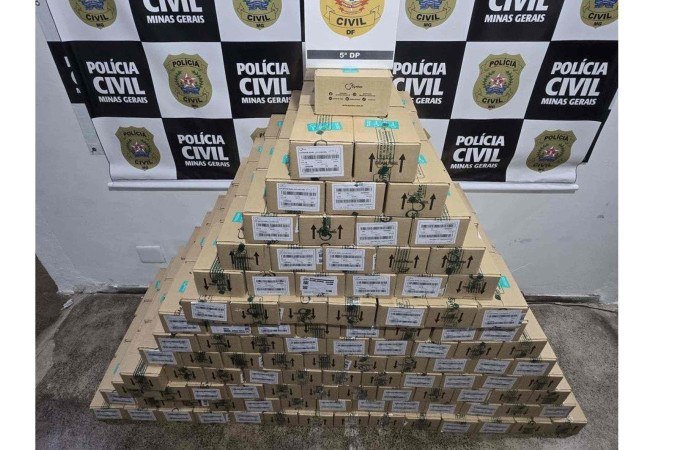 A nova etapa da operação cumpriu 10 mandados de busca e apreensão em cinco clínicas veterinárias - (crédito: PCDF/Divulgação) A nova etapa da operação cumpriu 10 mandados de busca e apreensão em cinco clínicas veterinárias - (crédito: PCDF/Divulgação)