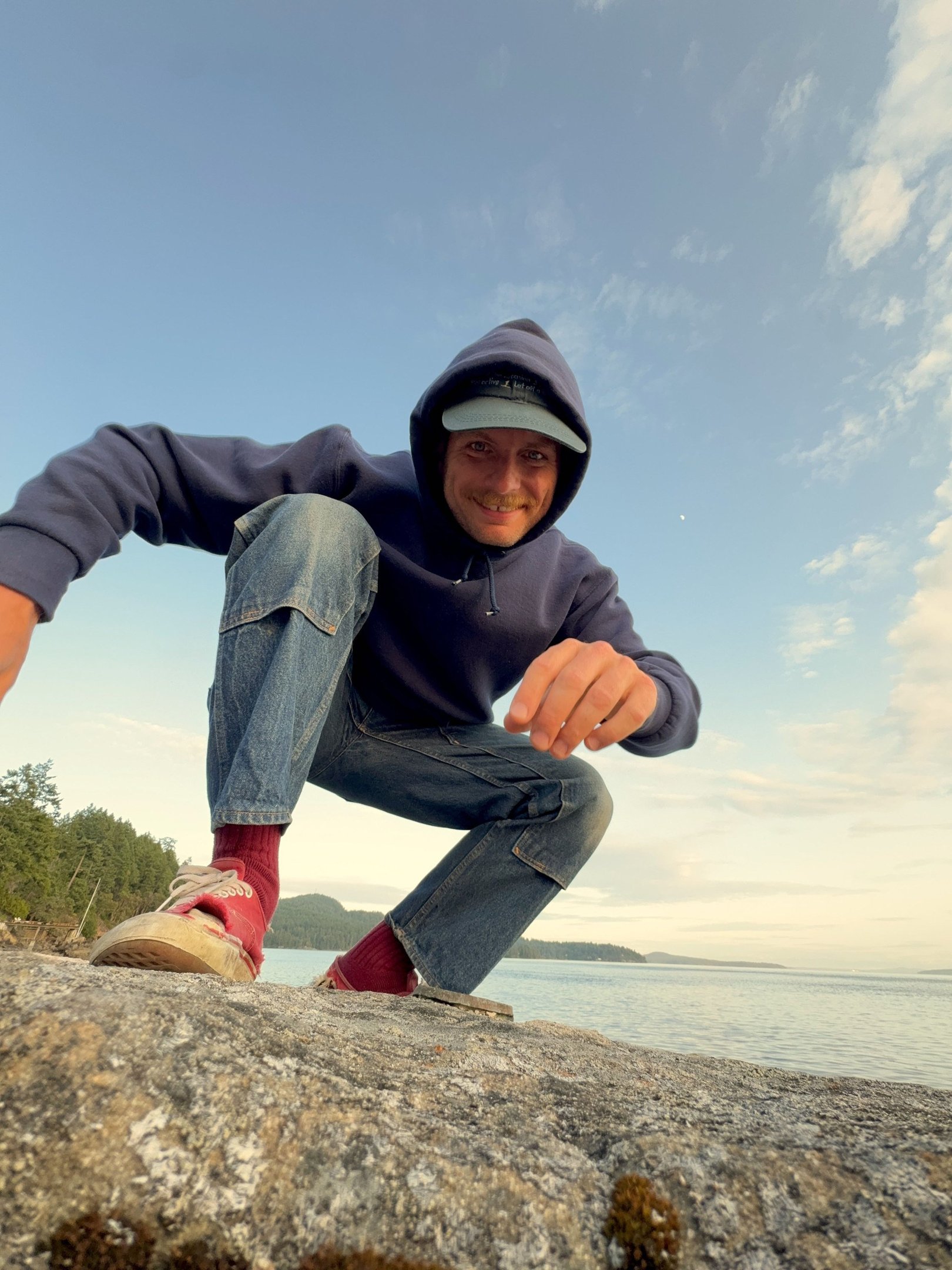 Mac DeMarco se apresentará em Brasília em abril de 2026