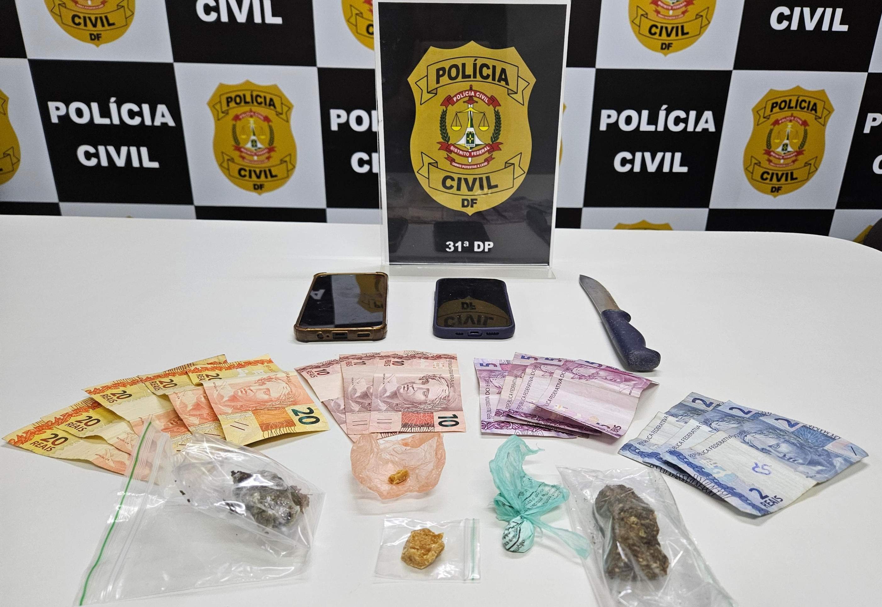 Traficante com tornozeleira usava a própria casa como ponto de drogas